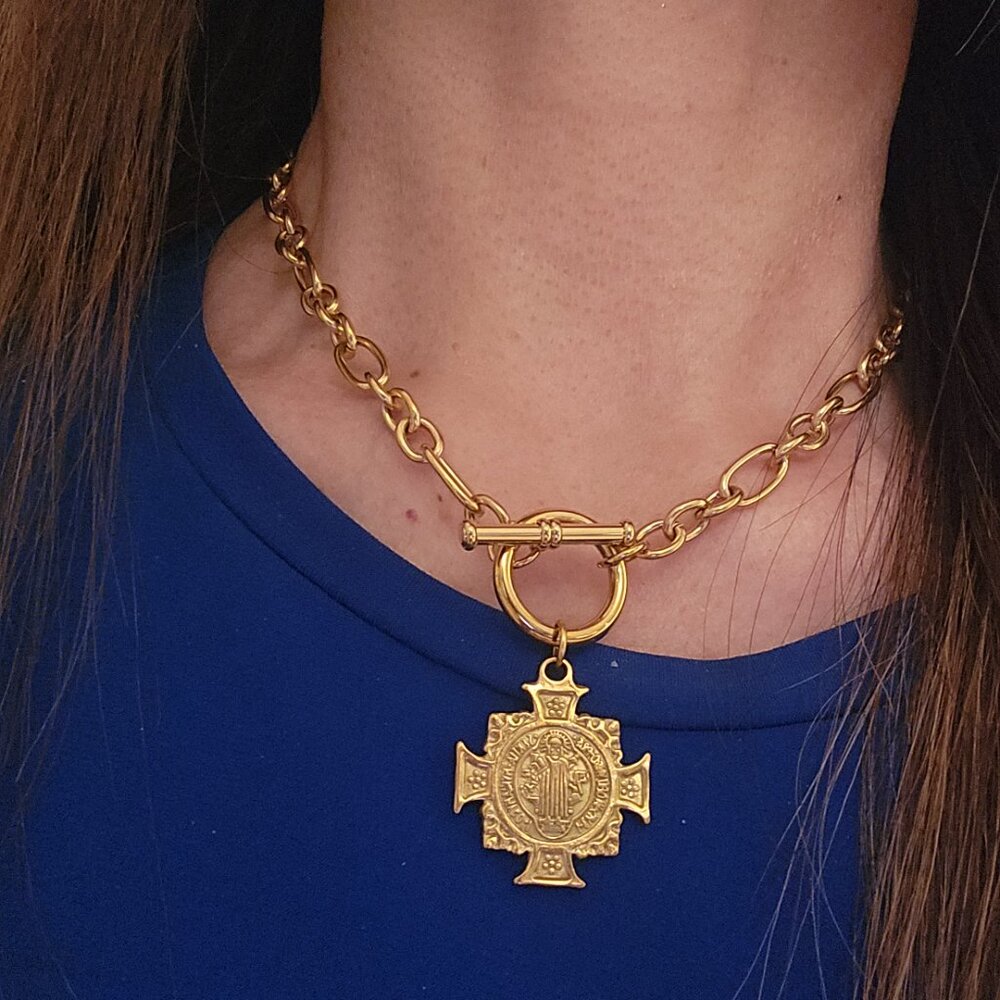 Chunky chain with toggleand pendant gold plated